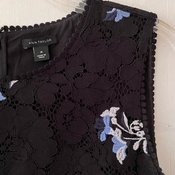 Ann Taylor Black Lace Sheath Dress with Floral Embroidery Detail Size 10 - Picture 3 of 11